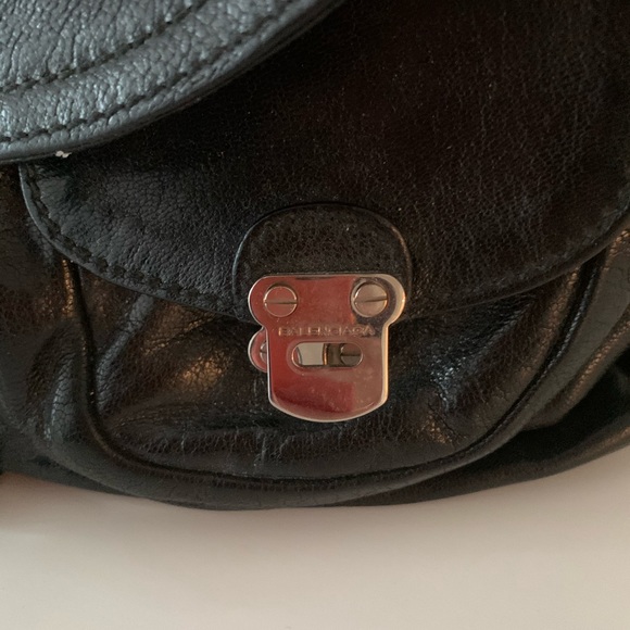 Balenciaga Black Leather Shoulder Handbag - Picture 5 of 7